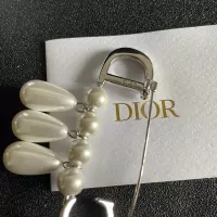 Cheap Christian Dior Brooches For Women #1350968 Replica Wholesale [$32.00 USD] [ITEM#1350968] on Replica Christian Dior Brooches