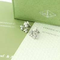 Cheap Van Cleef &amp; Arpels Earrings For Women #1351805 Replica Wholesale [$29.00 USD] [ITEM#1351805] on Replica Van Cleef &amp; Arpels Earrings