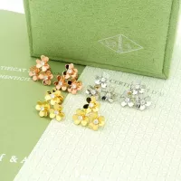 Cheap Van Cleef &amp; Arpels Earrings For Women #1351805 Replica Wholesale [$29.00 USD] [ITEM#1351805] on Replica Van Cleef &amp; Arpels Earrings