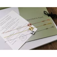 Cheap Van Cleef &amp; Arpels Bracelets For Women #1351879 Replica Wholesale [$25.00 USD] [ITEM#1351879] on Replica Van Cleef &amp; Arpels Bracelets