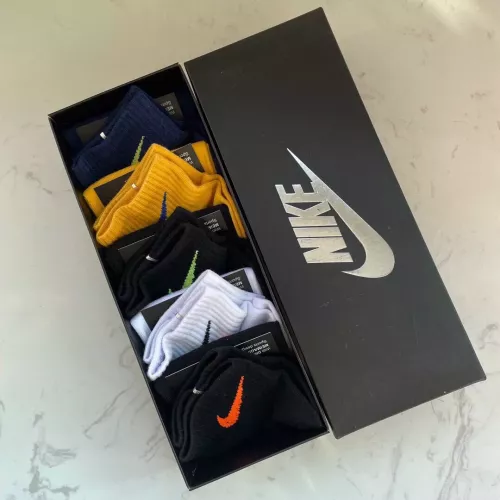 Cheap Nike Socks #1352876 Replica Wholesale [$25.00 USD] [ITEM#1352876] on Replica Nike Socks