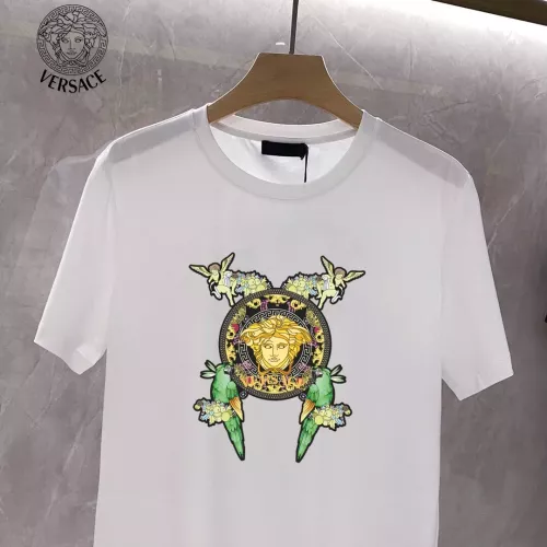 Cheap Versace T-Shirts Short Sleeved For Unisex #1353645 Replica Wholesale [$25.00 USD] [ITEM#1353645] on Replica Versace T-Shirts