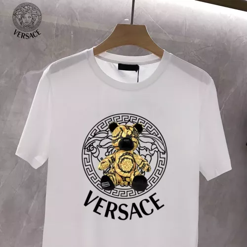 Cheap Versace T-Shirts Short Sleeved For Unisex #1353647 Replica Wholesale [$25.00 USD] [ITEM#1353647] on Replica Versace T-Shirts