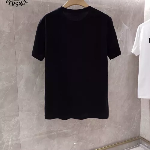 Cheap Versace T-Shirts Short Sleeved For Unisex #1353648 Replica Wholesale [$25.00 USD] [ITEM#1353648] on Replica Versace T-Shirts