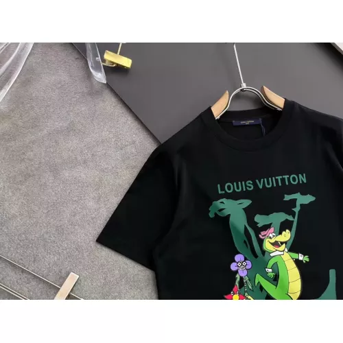 Cheap Louis Vuitton LV T-Shirts Short Sleeved For Men #1354262 Replica Wholesale [$40.00 USD] [ITEM#1354262] on Replica Louis Vuitton LV T-Shirts