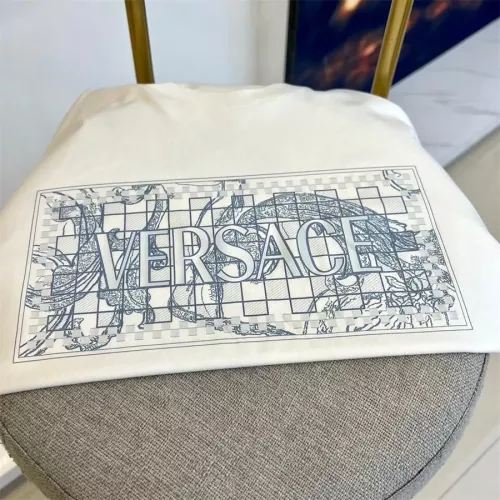 Cheap Versace T-Shirts Short Sleeved For Men #1354924 Replica Wholesale [$45.00 USD] [ITEM#1354924] on Replica Versace T-Shirts