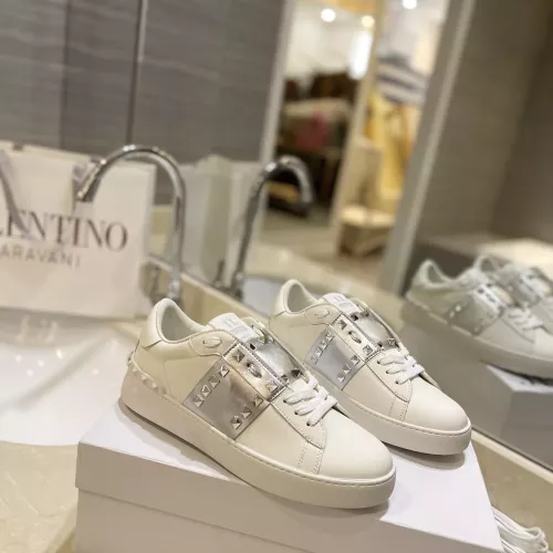 Cheap Valentino Casual Shoes For Men #1355783 Replica Wholesale [$82.00 USD] [ITEM#1355783] on Replica Valentino Casual Shoes
