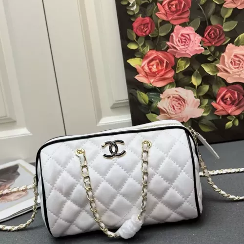 Chanel AAA Quality Messenger Bags For Women #1356076