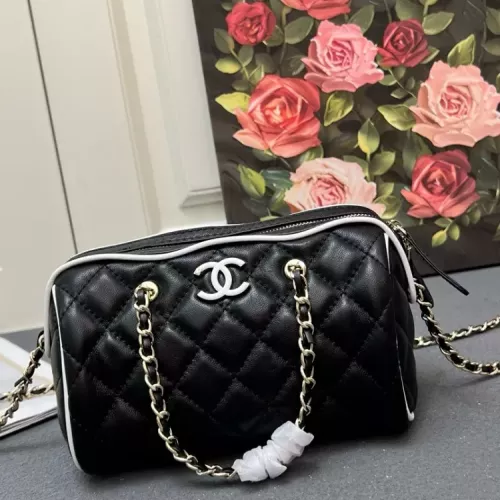 Chanel AAA Quality Messenger Bags For Women #1356077