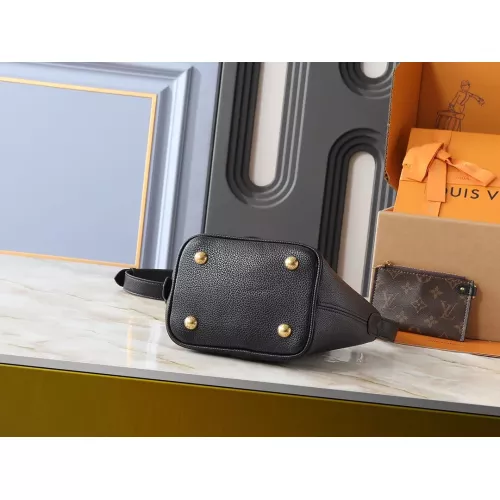 Cheap Louis Vuitton Messenger Bags For Women #1356286 Replica Wholesale [$56.00 USD] [ITEM#1356286] on Replica Louis Vuitton Messenger Bags