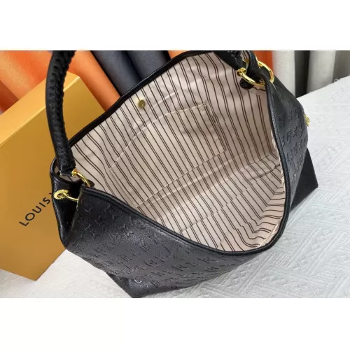Cheap Louis Vuitton AAA Quality Handbags For Women #1357619 Replica Wholesale [$76.00 USD] [ITEM#1357619] on Replica Louis Vuitton AAA Quality Handbags