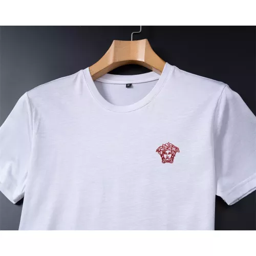 Cheap Versace T-Shirts Short Sleeved For Men #1358638 Replica Wholesale [$25.00 USD] [ITEM#1358638] on Replica Versace T-Shirts