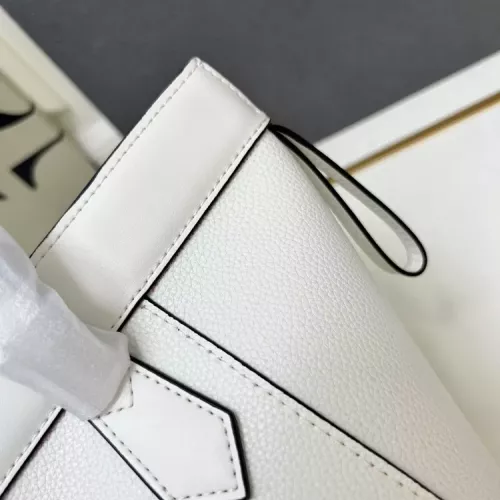 Cheap Fendi AAA Quality Shoulder Bags For Women #1358780 Replica Wholesale [$96.00 USD] [ITEM#1358780] on Replica Fendi AAA Quality Shoulder Bags
