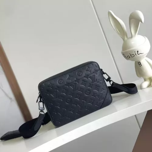 Louis Vuitton AAA Quality Messenger Bags For Unisex #1358911