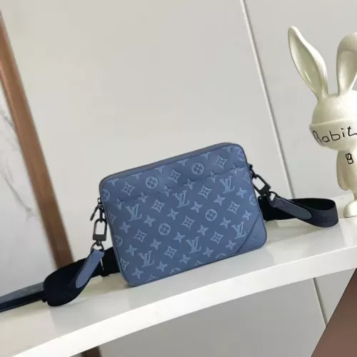 Louis Vuitton AAA Quality Messenger Bags For Unisex #1358912