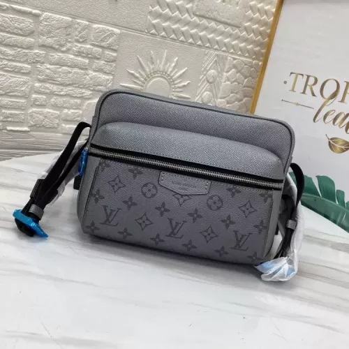 Louis Vuitton AAA Man Messenger Bags #1359519