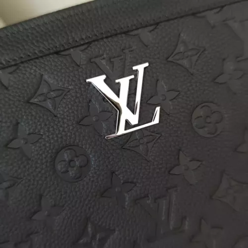 Cheap Louis Vuitton AAA Man Wallets #1359689 Replica Wholesale [$96.00 USD] [ITEM#1359689] on Replica Louis Vuitton AAA Man Wallets