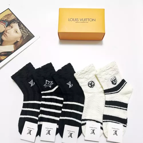 Cheap Louis Vuitton LV Socks #1360058 Replica Wholesale [$27.00 USD] [ITEM#1360058] on Replica Louis Vuitton LV Socks