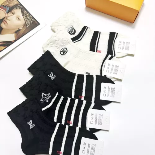 Cheap Louis Vuitton LV Socks #1360058 Replica Wholesale [$27.00 USD] [ITEM#1360058] on Replica Louis Vuitton LV Socks