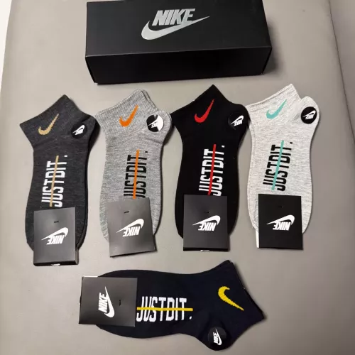 Cheap Nike Socks #1360132 Replica Wholesale [$25.00 USD] [ITEM#1360132] on Replica Nike Socks