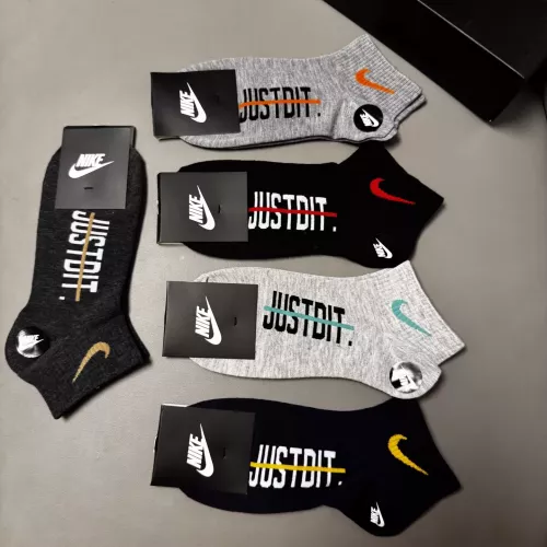 Cheap Nike Socks #1360132 Replica Wholesale [$25.00 USD] [ITEM#1360132] on Replica Nike Socks