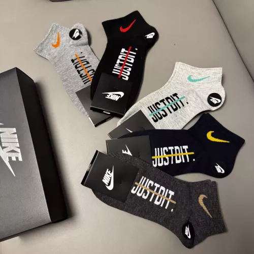 Cheap Nike Socks #1360132 Replica Wholesale [$25.00 USD] [ITEM#1360132] on Replica Nike Socks