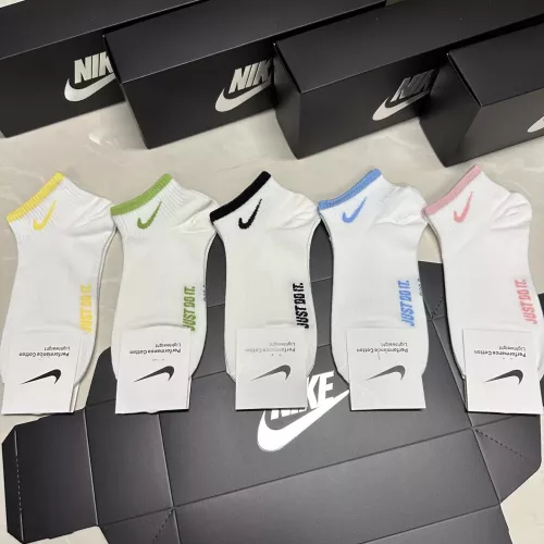 Nike Socks For Women #1360319