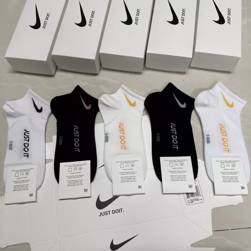 Nike Socks For Women #1360321