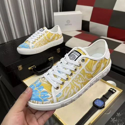 Versace Casual Shoes For Men #1361694
