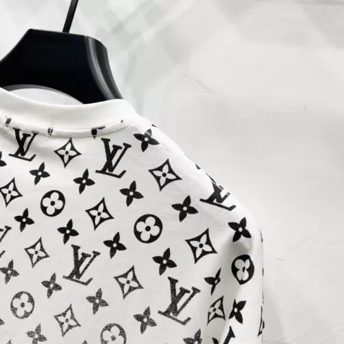 Cheap Louis Vuitton LV T-Shirts Short Sleeved For Unisex #1361921 Replica Wholesale [$40.00 USD] [ITEM#1361921] on Replica Louis Vuitton LV T-Shirts