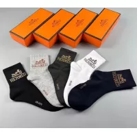 Cheap Hermes Socks For Men #1352868 Replica Wholesale [$25.00 USD] [ITEM#1352868] on Replica Hermes Socks