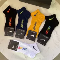 Cheap Nike Socks #1352876 Replica Wholesale [$25.00 USD] [ITEM#1352876] on Replica Nike Socks