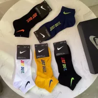 Cheap Nike Socks #1352876 Replica Wholesale [$25.00 USD] [ITEM#1352876] on Replica Nike Socks