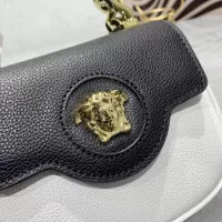Cheap Versace AAA Quality Handbags For Women #1355885 Replica Wholesale [$145.00 USD] [ITEM#1355885] on Replica Versace AAA Quality Handbags