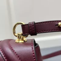 Cheap Gucci AAA Quality Messenger Bags For Women #1356171 Replica Wholesale [$92.00 USD] [ITEM#1356171] on Replica Gucci AAA Quality Messenger Bags