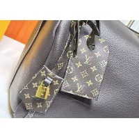 Cheap Louis Vuitton AAA Quality Messenger Bags For Women #1357447 Replica Wholesale [$72.00 USD] [ITEM#1357447] on Replica Louis Vuitton AAA Quality Messenger Bags
