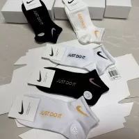Cheap Nike Socks For Women #1360321 Replica Wholesale [$25.00 USD] [ITEM#1360321] on Replica Nike Socks
