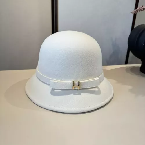 Hermes Caps #1366393
