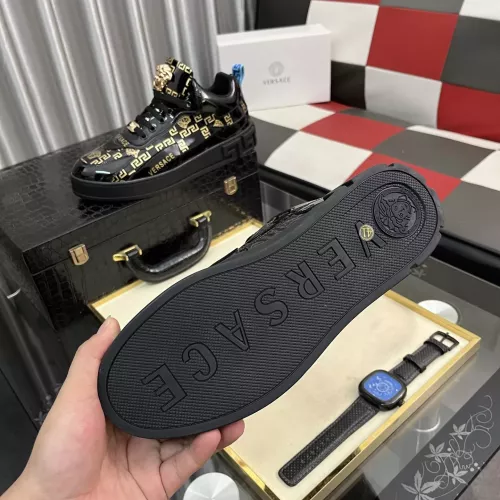 Cheap Versace Casual Shoes For Men #1367228 Replica Wholesale [$80.00 USD] [ITEM#1367228] on Replica Versace Casual Shoes