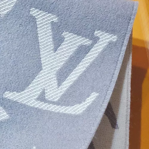 Cheap Louis Vuitton Scarf #1367786 Replica Wholesale [$48.00 USD] [ITEM#1367786] on Replica Louis Vuitton Scarf
