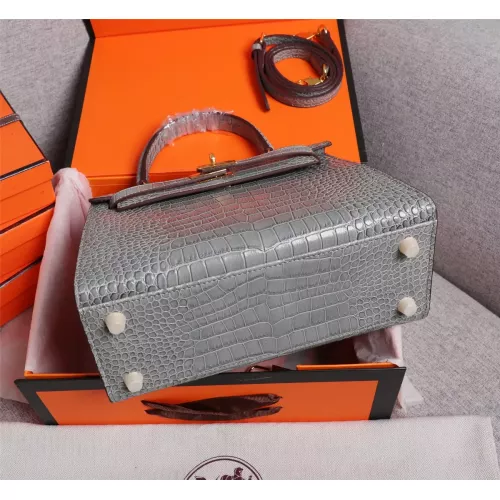 Cheap Hermes AAA Quality Handbags #1368520 Replica Wholesale [$98.00 USD] [ITEM#1368520] on Replica Hermes AAA Quality Handbags