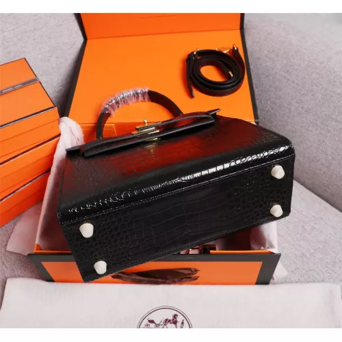 Cheap Hermes AAA Quality Handbags #1368521 Replica Wholesale [$98.00 USD] [ITEM#1368521] on Replica Hermes AAA Quality Handbags