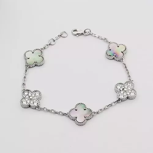 Van Cleef & Arpels Bracelets For Women #1371287