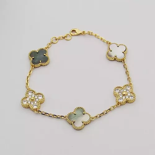 Van Cleef & Arpels Bracelets For Women #1371289