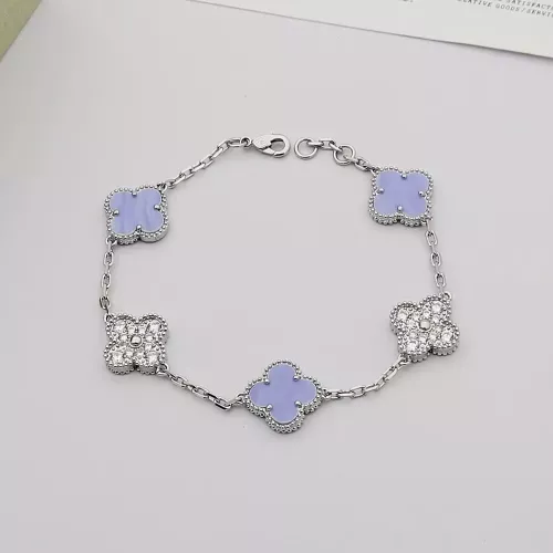 Cheap Van Cleef &amp; Arpels Bracelets For Women #1371290 Replica Wholesale [$29.00 USD] [ITEM#1371290] on Replica Van Cleef &amp; Arpels Bracelets
