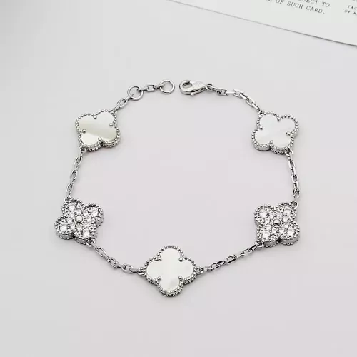 Van Cleef & Arpels Bracelets For Women #1371299