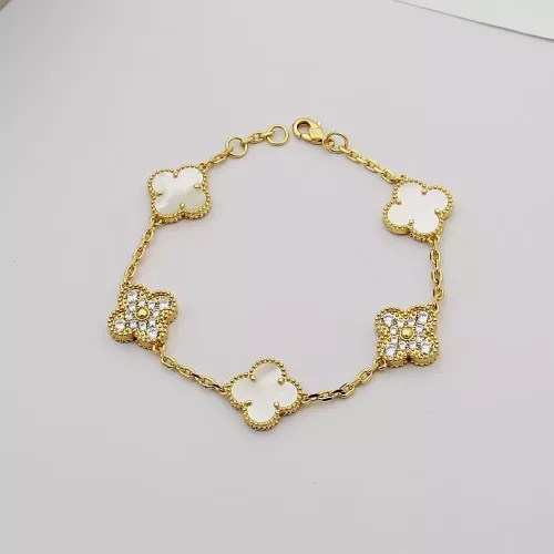 Van Cleef & Arpels Bracelets For Women #1371301
