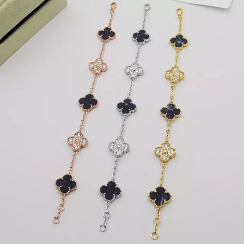 Cheap Van Cleef &amp; Arpels Bracelets For Women #1371317 Replica Wholesale [$29.00 USD] [ITEM#1371317] on Replica Van Cleef &amp; Arpels Bracelets
