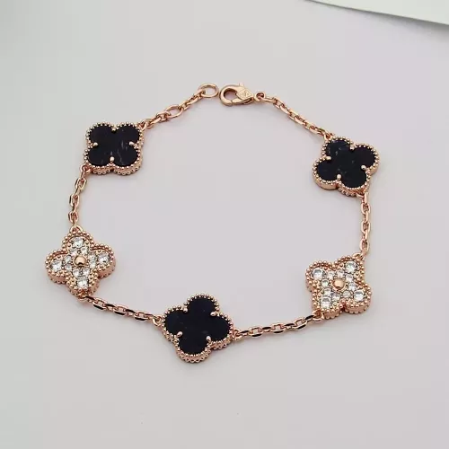 Van Cleef & Arpels Bracelets For Women #1371318