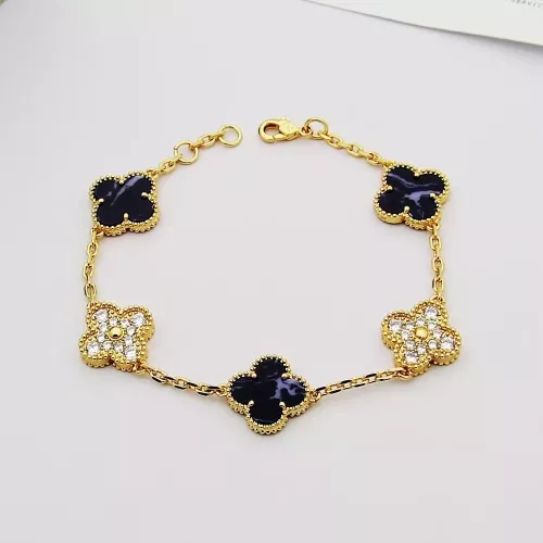 Van Cleef & Arpels Bracelets For Women #1371319
